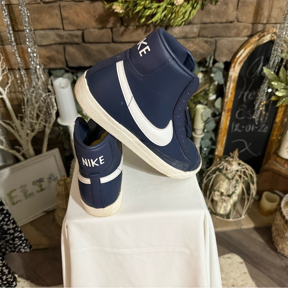 Men’s Nike Blazer Mid 77 Size 9